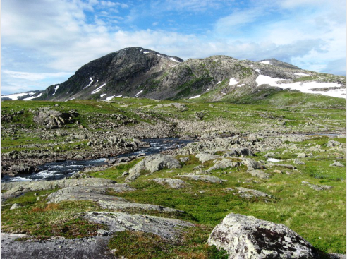 Die Westflanke des Kvigtinden vor Erreichen des Biseggvatnet