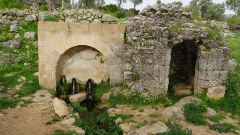 Quelle aus osmanischer Zeit in Becin. Auch hier sollte man das Wasser besser filtern.