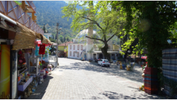 Das kleine Dorf Bayır mit Laden und Teehaus