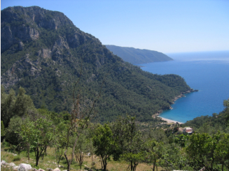 Der Strand von Kabak liegt in einer wunderschnen Bucht. Der lykische Pfad fhrt direkt dorthin.
