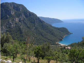 Der Strand von Kabak liegt in einer wunderschnen Bucht. Der lykische Pfad fhrt direkt dorthin.