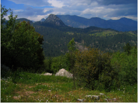 Blick hinber zum Felsaufbau des Asar Tepe, den man am nchsten Tag passiert