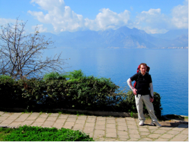 Bucht von Antalya mit Blick auf die Berge von Hisarandır