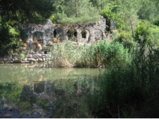 Die Ruinen von Olympos laden zu ausgedehnten Streifzügen ein