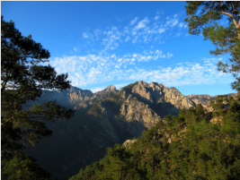 Blick auf die Berge vor dem Abstieg in die Schlucht